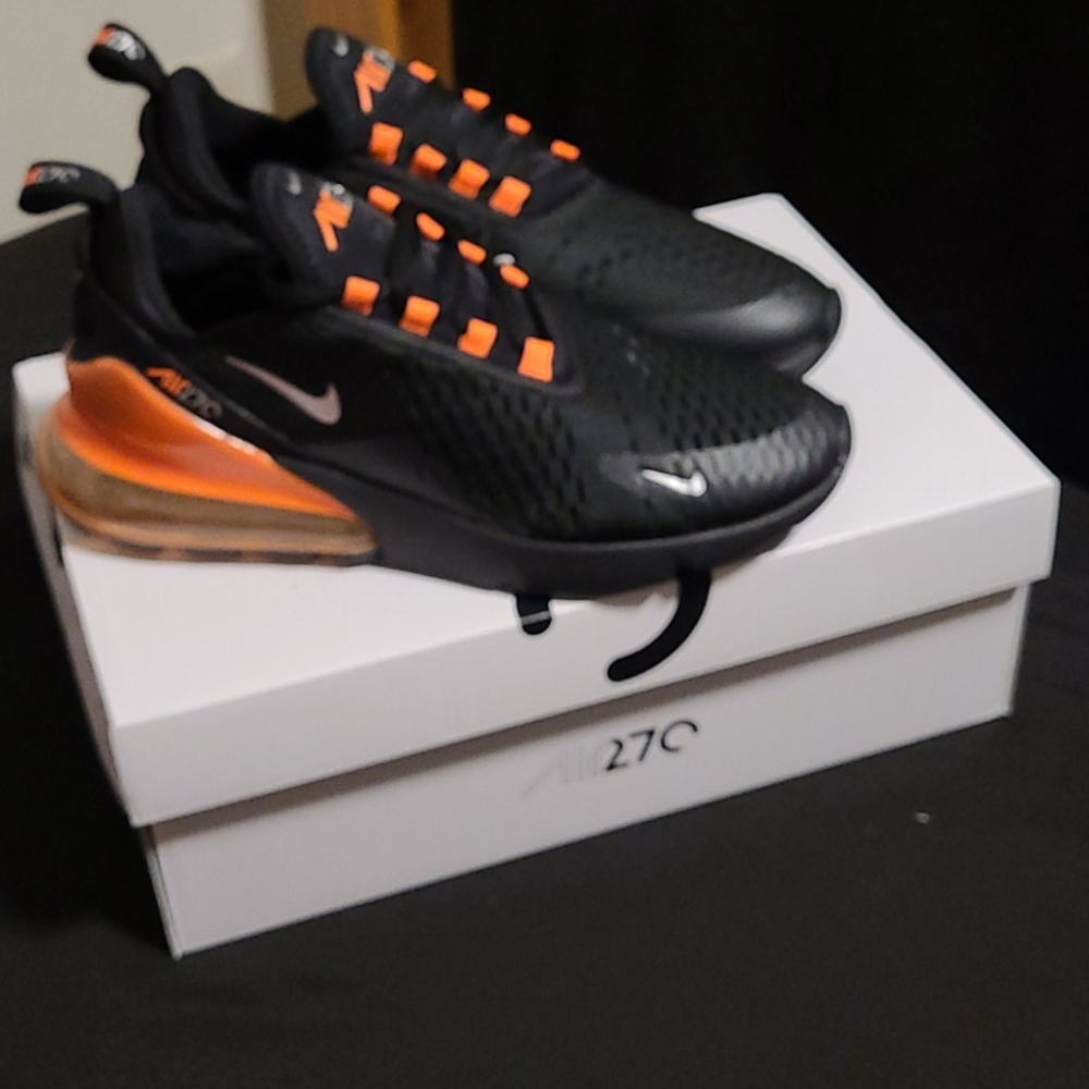 Brand new nike air max 270 sneakers